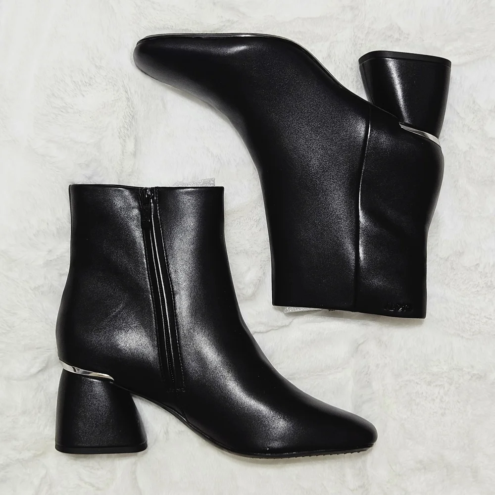 DKNY Ankle Boots Booties 9.5 Black Leather & Silver Caleena Heeled Boots NIB - Picture 1 of 6